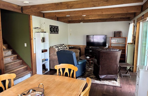 Clay House | Private, Peaceful 3 bedroom home on Horseshoe Island