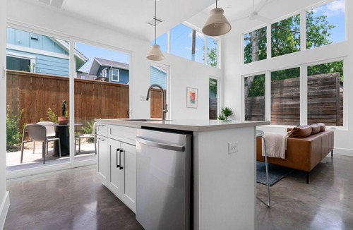 Chestnut House | Private peaceful Zen house located in a vibrant East Austin neighborhood.