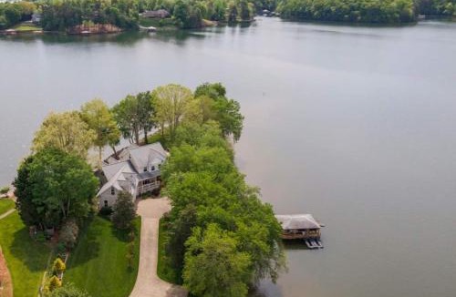 Bethlehem House | Private Peninsula Home with Lake Views