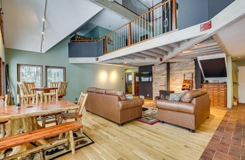Three Lakes House | Private Peninsula! Laurel Lake Retreat w/3 Piers