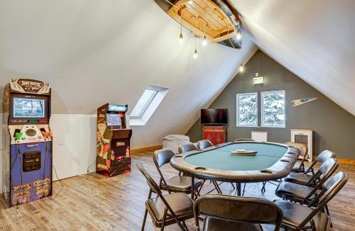 Three Lakes House | Private Peninsula! Laurel Lake Retreat w/3 Piers