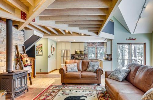 Three Lakes House | Private Peninsula! Laurel Lake Retreat w/3 Piers