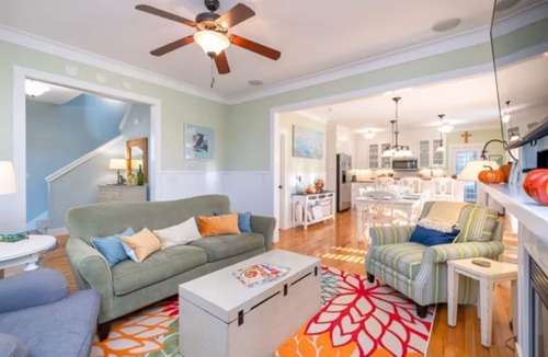 Nelscott House | Private Pet Friendly Home near Olivia Beach