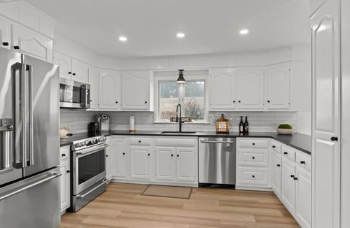 Pocasset House | Private Pickleball Court, Walk to Hen Cove