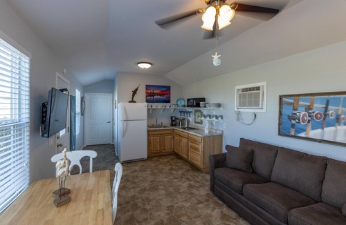 Lamar Resort | PRIVATE PIER "REDFISH LODGE" on Copano Bay