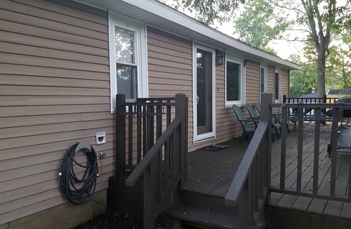 Plymouth House | Private pier. Waterfront cottage - enjoy a relaxing retreat, 3 bedroom, 1 bath
