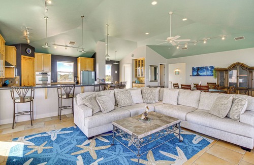 Rockport Villa | Private Pier: Waterfront Fulton Villa!