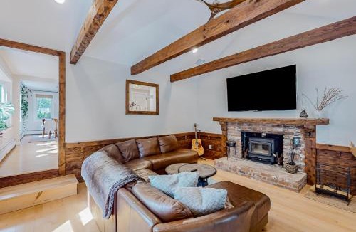 Cataumet House | Private Pocasset Getaway