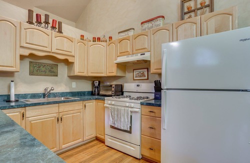 Lake Ariel House | Private Pocono Retreat The Hideout Sleeps 11