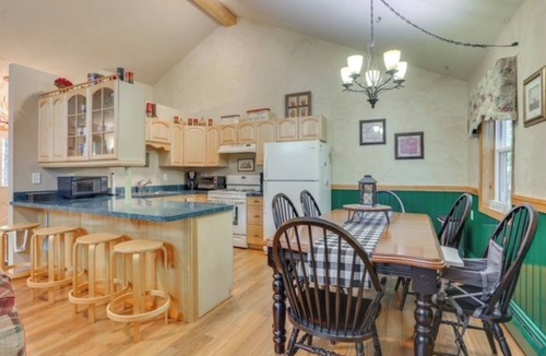 Lake Ariel House | Private Pocono Retreat The Hideout Sleeps 11