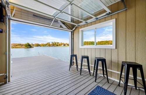 Mineral House | Private Pointe Lakefront Lake Anna Beach, Dock