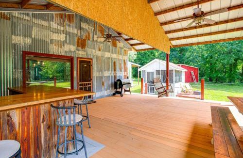 Orangeburg County House | Private Pond Cabin w/Fire Pit & Deck