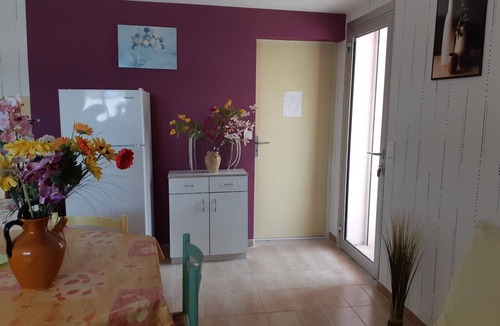 Allegre Les Fumades Villa | Private pool with garden