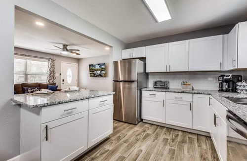 North San Antonio - SAT House | Private Pool | 2 King Beds | Mothers Day Weekend