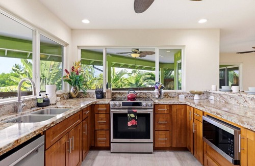 Kahaluu Bay House | Private Pool, 2 Min to Beach, Ocean View, HI12