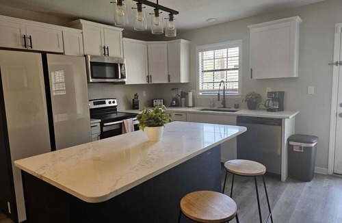 Ellendale House | Private Pool- 6 BR Home with Extra Sleeping Space