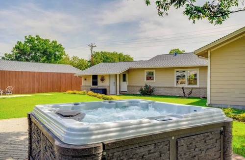 Blanco House | Private pool, 8b/4b, 2 hot tubs, wine trail