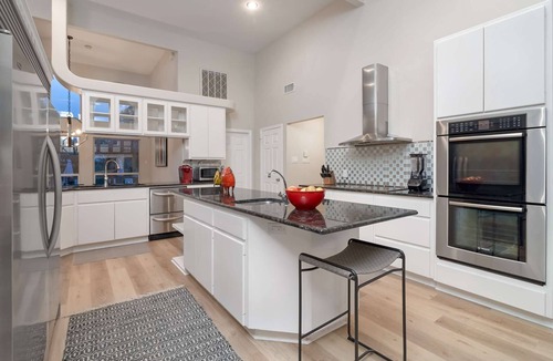 Hudson Bend House | Private Pool and Hot Tub, BBQ, Walk to lake, 2 Masters, Bocce ball, Horseshoe