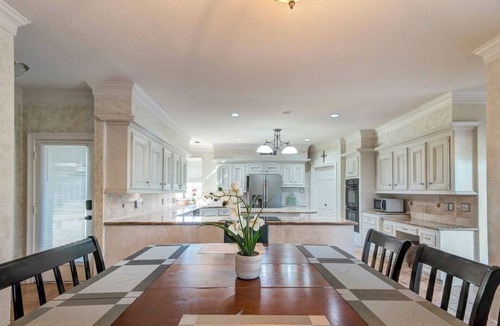 Memorial Northwest House | Private Pool and Spa, Spacious and Elegant, and Centrally Located Huge Estate