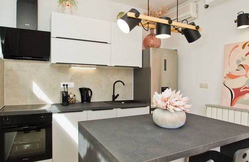 Krizna luka Apartment | Private Pool Apartment with Breakfast Included