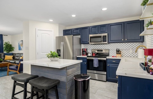 West Glen Community Association House | Private Pool & Backyard Games Near State Farm