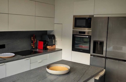 Coubron Apartment | Private pool & BBQ - House near Paris