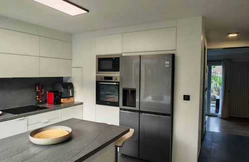 Coubron Apartment | Private pool & BBQ - House near Paris