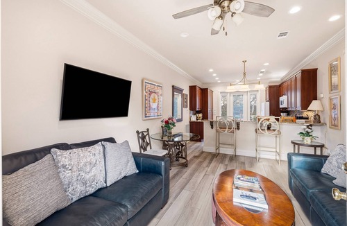 North San Antonio - SAT House | Private Pool Casita | King Bed | Quiet, Central San Antonio | Full Kitchen, Grill