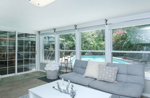 Spring Branch Central House | ✨Private Pool, City Oasis, King Suite, Hot Tub, & Bar✨