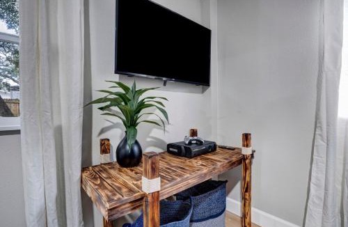 South Gate Ridge Apartment | Private pool, close to Siesta