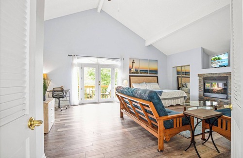 Rocky Mount House | Private Pool, Dock, Lots of Deck Space, Amazing Views, Quiet Location, Lots of Space