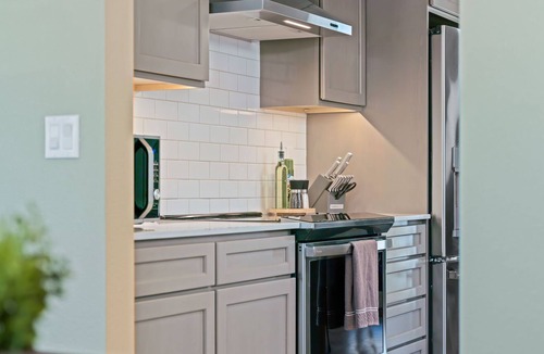 Brownstown House | Private Pool, Family Friendly, Centrally Located