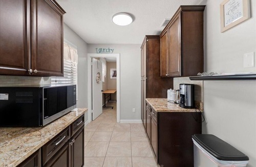 Isle of Palms House | Private Pool Getaway 5min Beach Sleeps 9