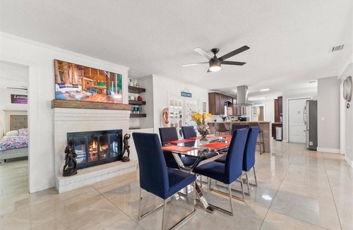 Isle of Palms House | Private Pool Getaway 5min Beach Sleeps 9
