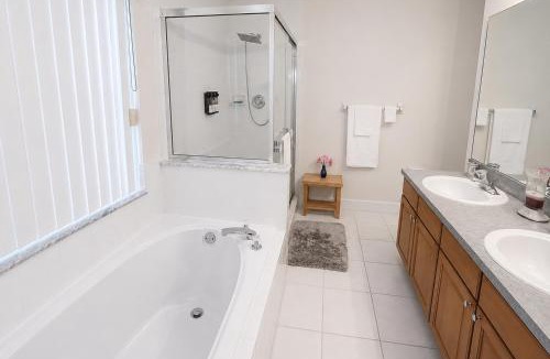 Bridgewater Crossing House | Private Pool Home Near Disney Parks, Relax and Unwind