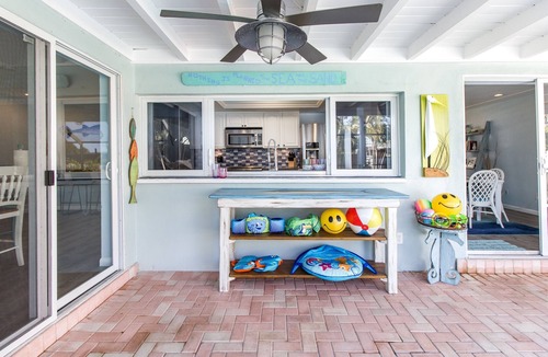 Forest Isles House | Private Pool Home, Walk to Beach