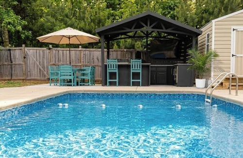 Winston House | Private Pool Home with Outdoor Kitchen and Countryside Setting