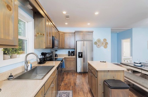Dahlonega Cabin | Private Pool - Hot tub - King Beds - Arcade Games - BBQGrill - Pet Friendly