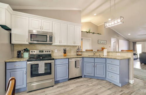 Live Oak House | Private Pool & Hot Tub: Dog-Friendly Live Oak Home