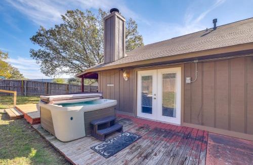Live Oak House | Private Pool & Hot Tub: Dog-Friendly Live Oak Home