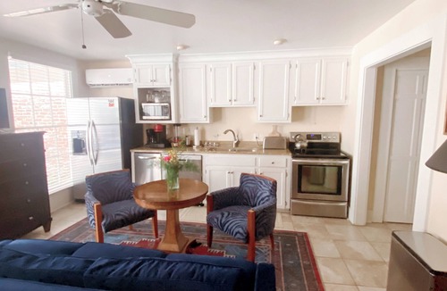 Vicksburg House | Private Pool House in Historic Vicksburg