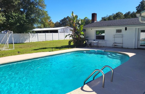 Putnam Hall Villa | Private pool in a spacious 3/2 NORTH FL home.
