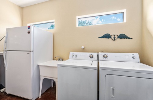 Sabinal House | Private Pool | In Concan | Family Fun