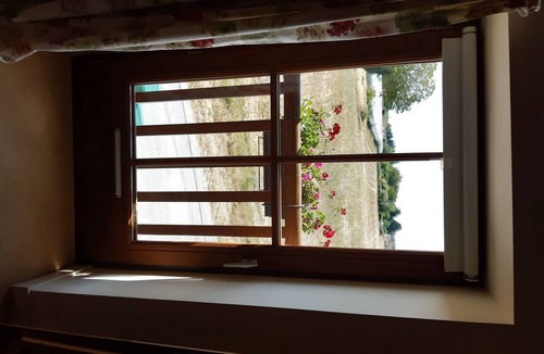 Noyant-Villages Cottage | Private pool in a beautiful, romantic retreat, offering peace and quiet