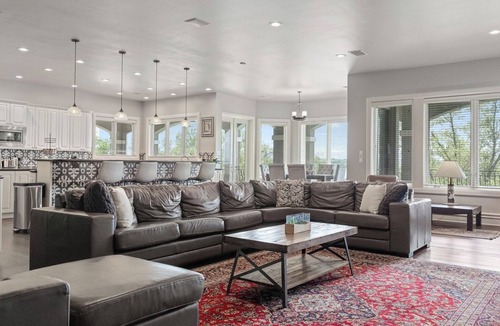 The Madrones House | Private Pool + Incredible Views - Paisley Place