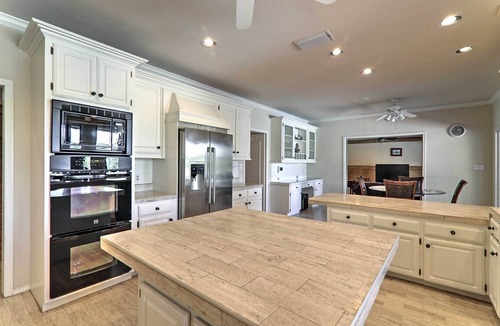 Harlingen House | Private Pool: Lakefront Harlingen Home