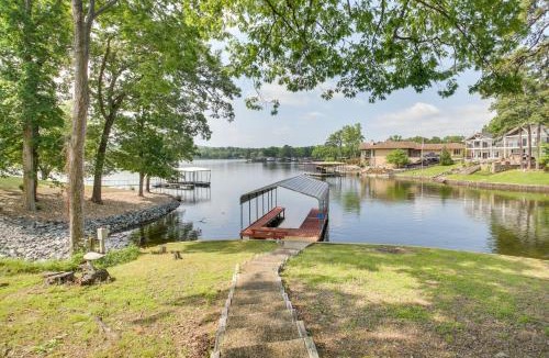 Rockwell House | Private Pool: Lakefront Home in Hot Springs!