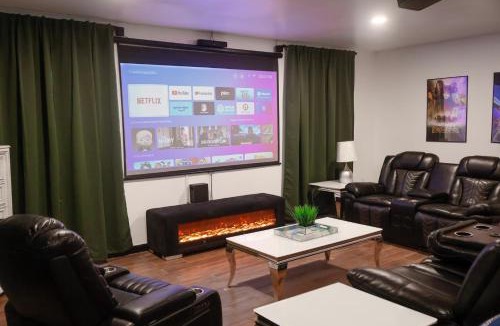 Hidden Creek House | Private Pool Movie Theater Sleeps 12/4BR