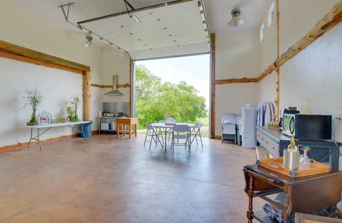 Eureka Springs Apartment | Private Pool | Private Hot Tub | No Cleaning Fee