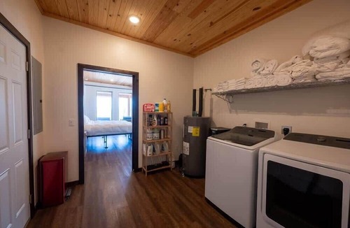 Eureka Springs Apartment | Private Pool | Private Hot Tub | No Cleaning Fee